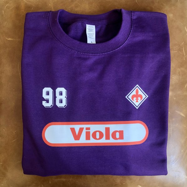 Viola '98 Sweatshirt in action.